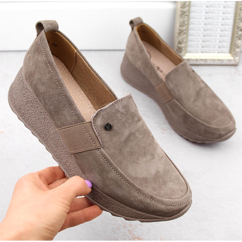 Sapatos de couro camurça femininos mocassins de cunha taupe Filippo DP6139 marrom 1