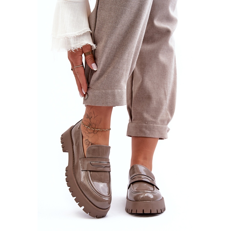 Diamantique Mocassins bege envernizados com salto plano 1