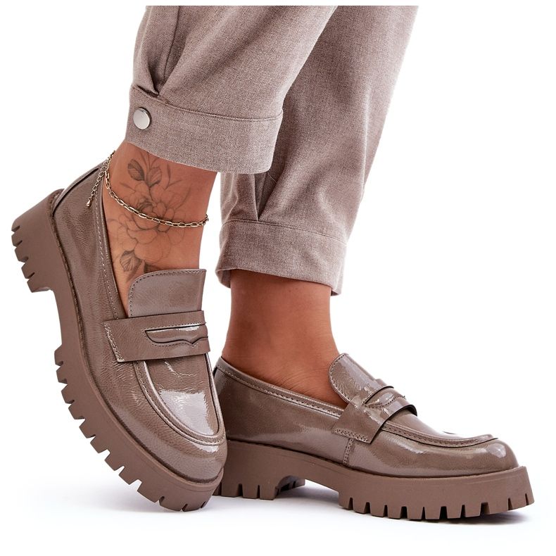 Diamantique Mocassins bege envernizados com salto plano 4