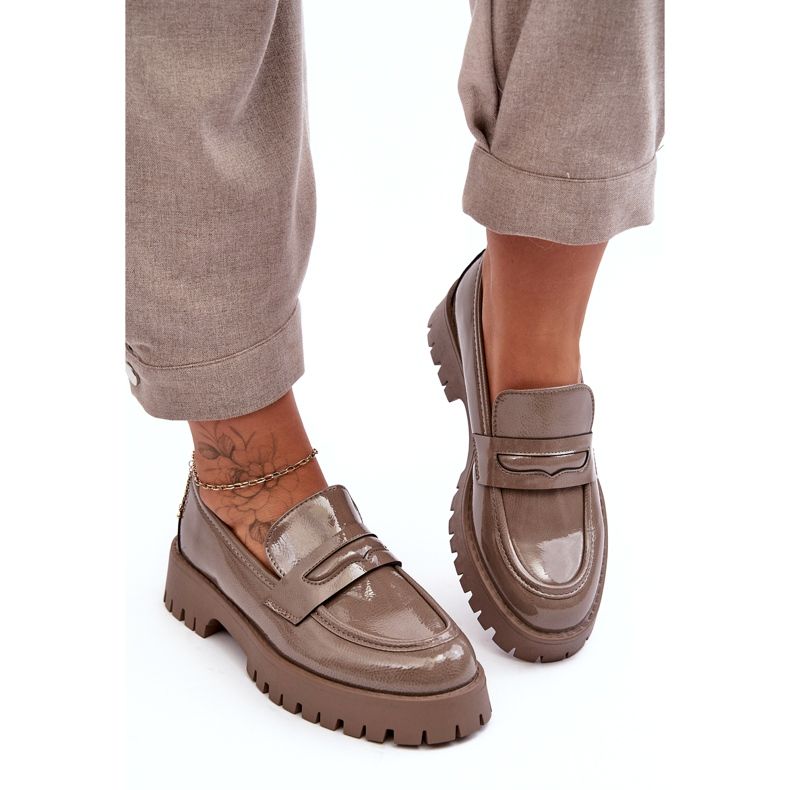 Diamantique Mocassins bege envernizados com salto plano 2