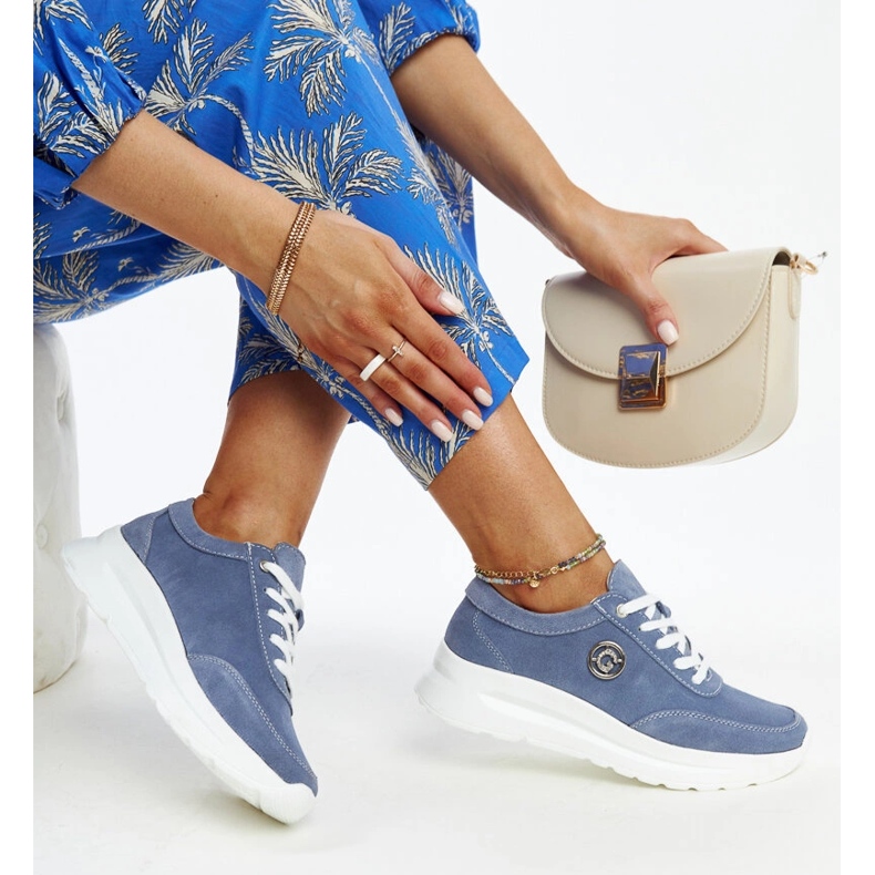 Sapatos de couro azul com fivela decorativa 1