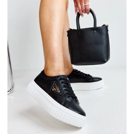 Sapatos de couro preto com fivela decorativa 1