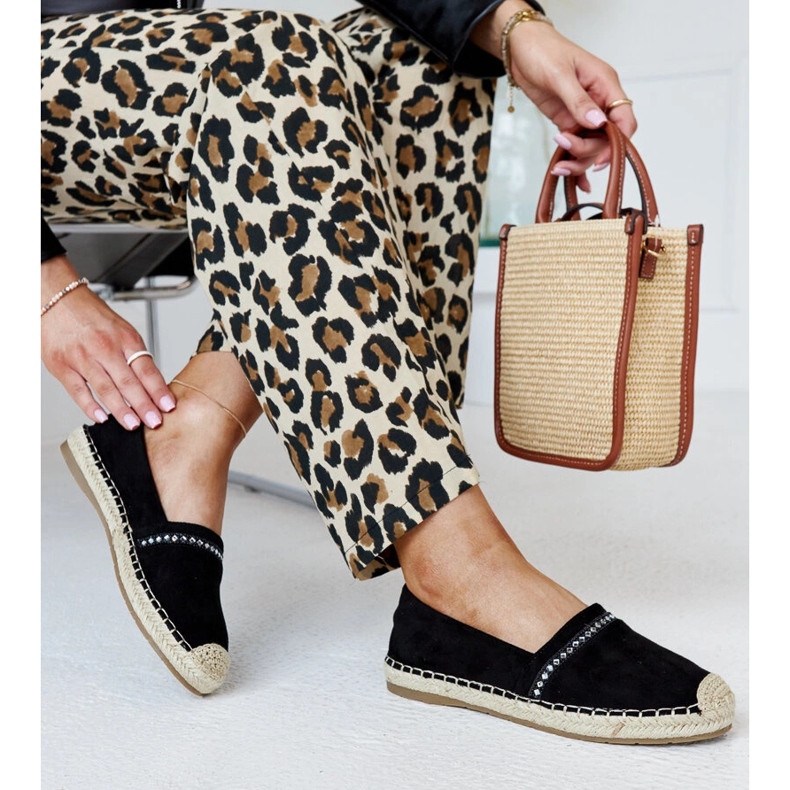 Alpercatas pretas com strass Abia preto 1 Alpercatas pretas com strass Abia preto 1