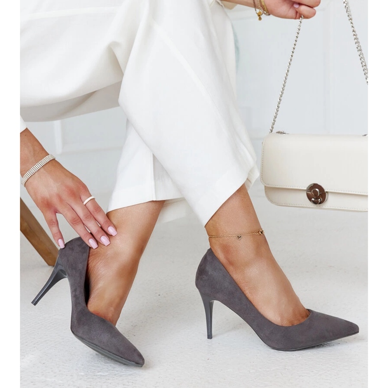 Salto alto cinza com inserção de couro Paume 1