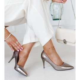 Salto alto metálico cinza com inserção de couro Paume 1