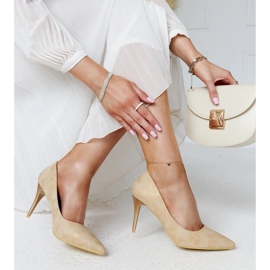 Salto alto metálico dourado com palmilha de couro da Soissons 1