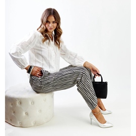 Salto alto metálico prateado com inserção de couro Paume prata 2