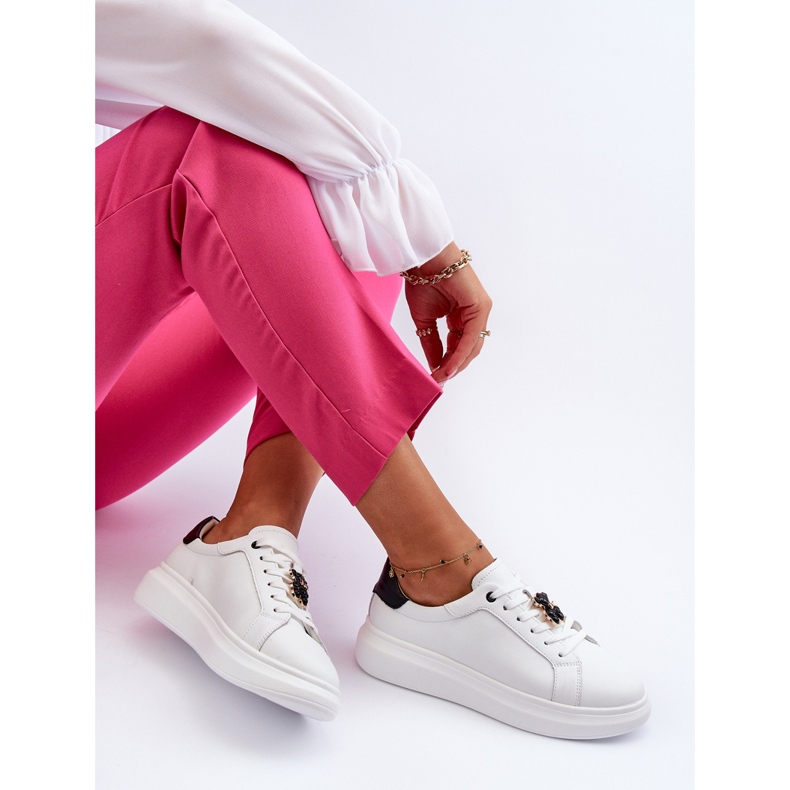 Vinceza Tênis feminino de couro com ursinho de pelúcia, branco Mirven 1