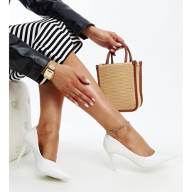 Sapatos de salto alto brancos com detalhes em couro da Alsácia 1