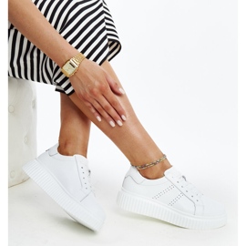 Sapatos de couro azul com fivela decorativa branco 1