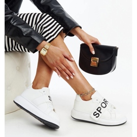 Sapatos de couro azul com fivela decorativa branco 1