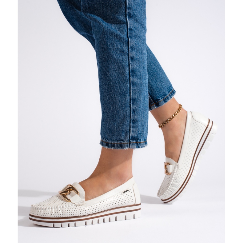 Goodin Mocassins brancos a céu aberto na plataforma 1