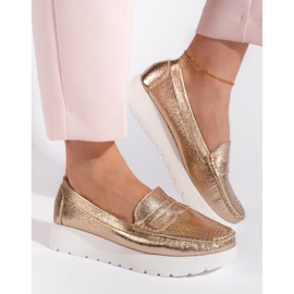 Goodin Mocassins femininos dourados a céu aberto na plataforma 2