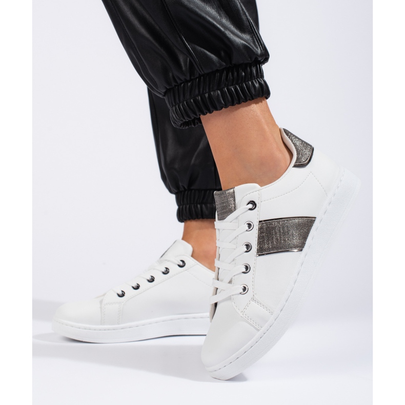 Sapatos esportivos brancos femininos 1