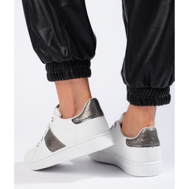 Sapatos esportivos brancos femininos 2