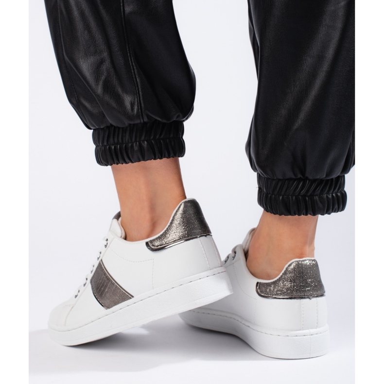 Sapatos esportivos brancos femininos 2