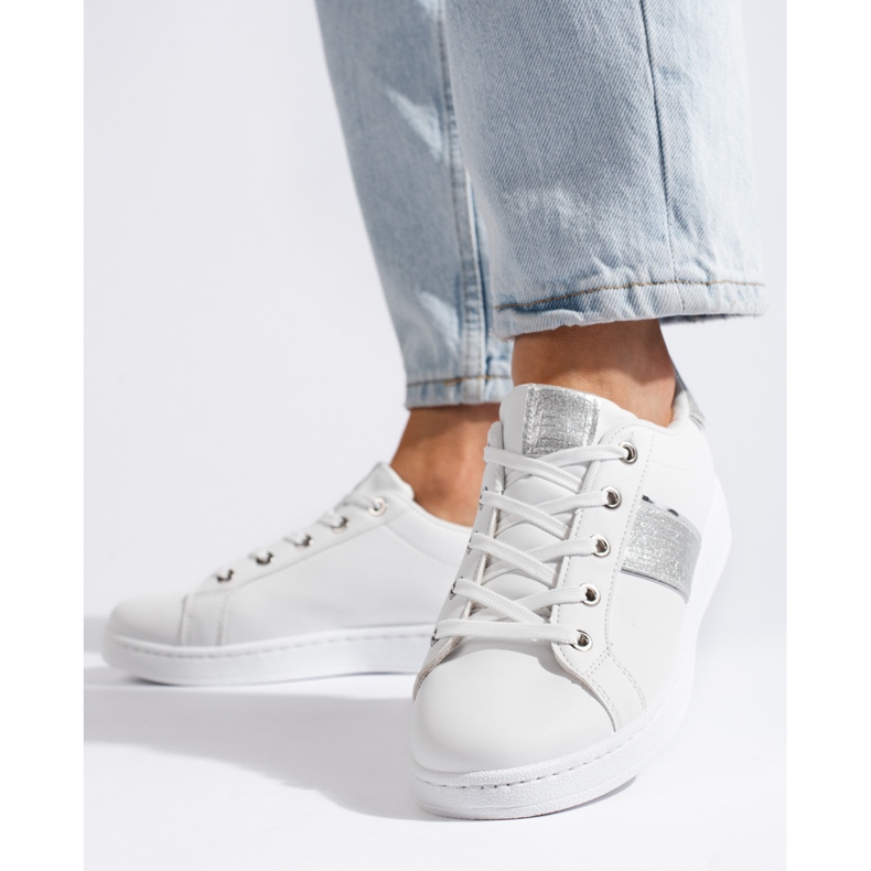 Sapatos esportivos brancos femininos 1