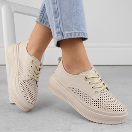 Sapatos femininos de couro com aberturas na plataforma, bege Artiker 54C1707 1