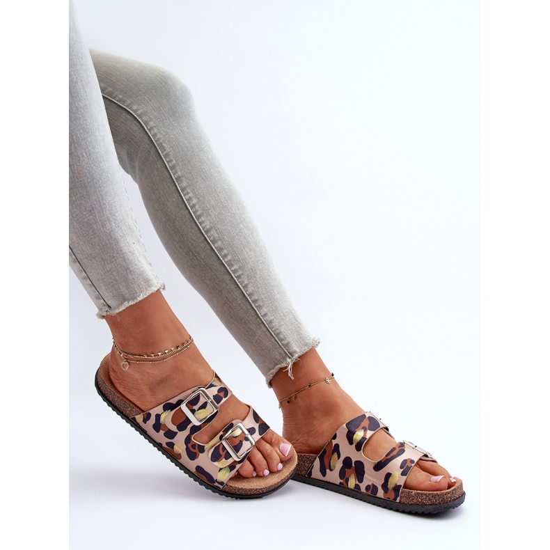 Chinelos femininos bege e marrom com fivelas Oliena 1