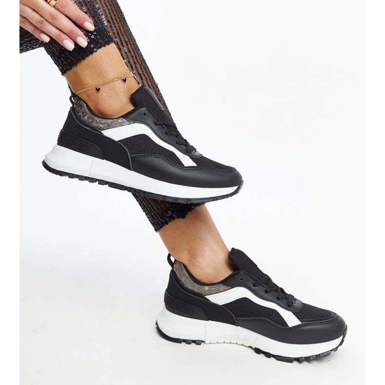 Tênis plataforma preto com glitter Evelia 1