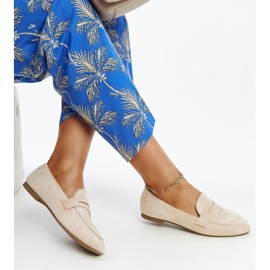 Mocassins bege claro feitos de camurça ecológica Hennie 1