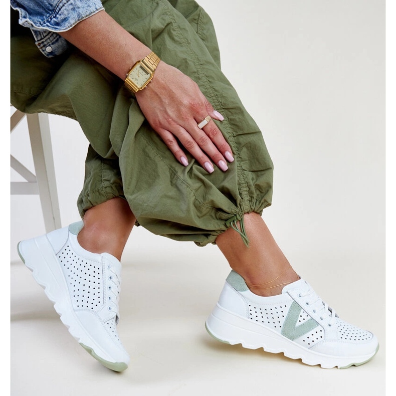 Tênis Vinceza de couro branco com aberturas 1