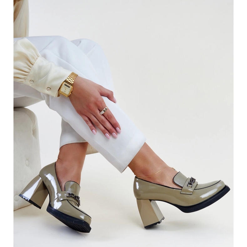 Sapatos verdes de couro envernizado com salto alto Vinceza 1 Sapatos verdes de couro envernizado com salto alto Vinceza 1