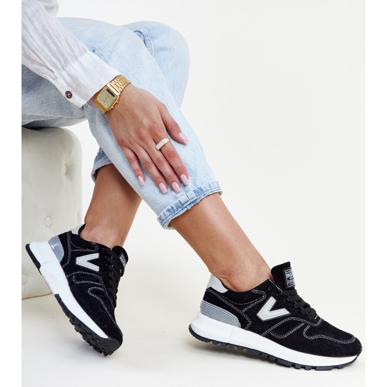 Tênis preto com sola Olonio em camurça ecológica mais grossa 1