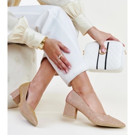 Sapatos de salto alto rosa brilhante da Laity 1