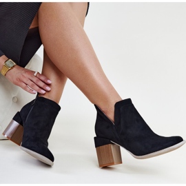Botas assimétricas isoladas pretas com bloco Vanja preto 2