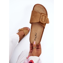 Chinelos femininos de camurça ecológica Camel Laeltia com fivela marrom 1