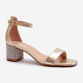 Sandálias Femininas Confeccionadas em Couro Ecológico com Salto Alto Decorado, Dourada Wiatalia dourado 1