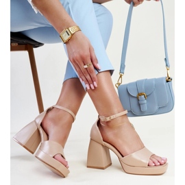 Sandálias de salto alto bege escuro da Vesna 1