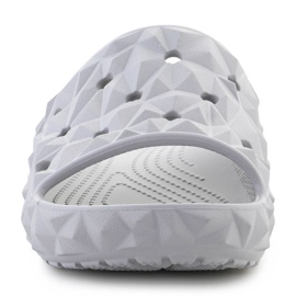 Chinelos Crocs Classic Geometric Slide V2 W 209608-1FT cinza 1