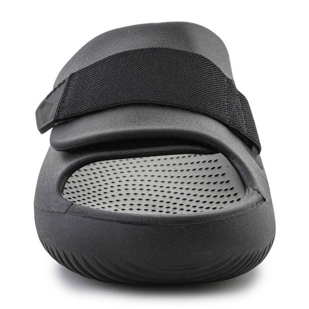 Chinelos Crocs Mellow Luxe Recovery Slide 209413-001 preto 2