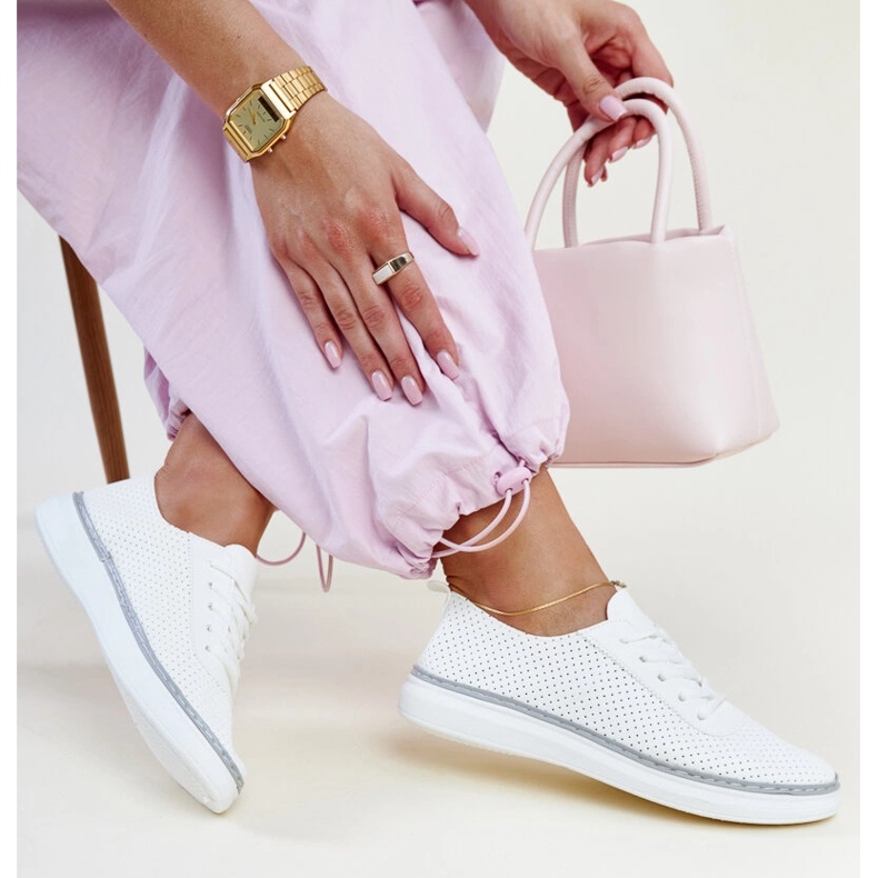 Tênis Biserka vazado branco e cinza 1