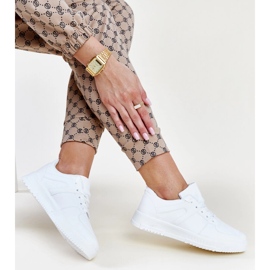 Tênis esportivo Hagara branco 1