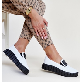 Sapatos brancos com sola enorme Teska 1