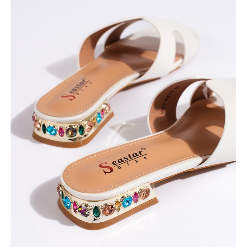 Chinelos planos brancos femininos 2