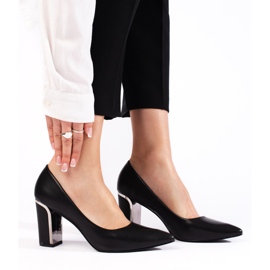 Sapatos pretos de salto alto feminino 1