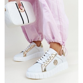 Tênis de couro branco com sola Viera maciça 1