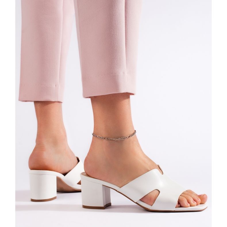 Chinelos de salto alto femininos brancos 2