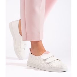 Tênis feminino branco com velcro 1