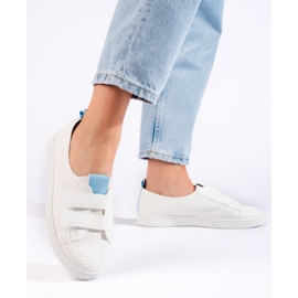 Tênis feminino branco com velcro 1