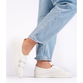 Tênis feminino branco com velcro 2