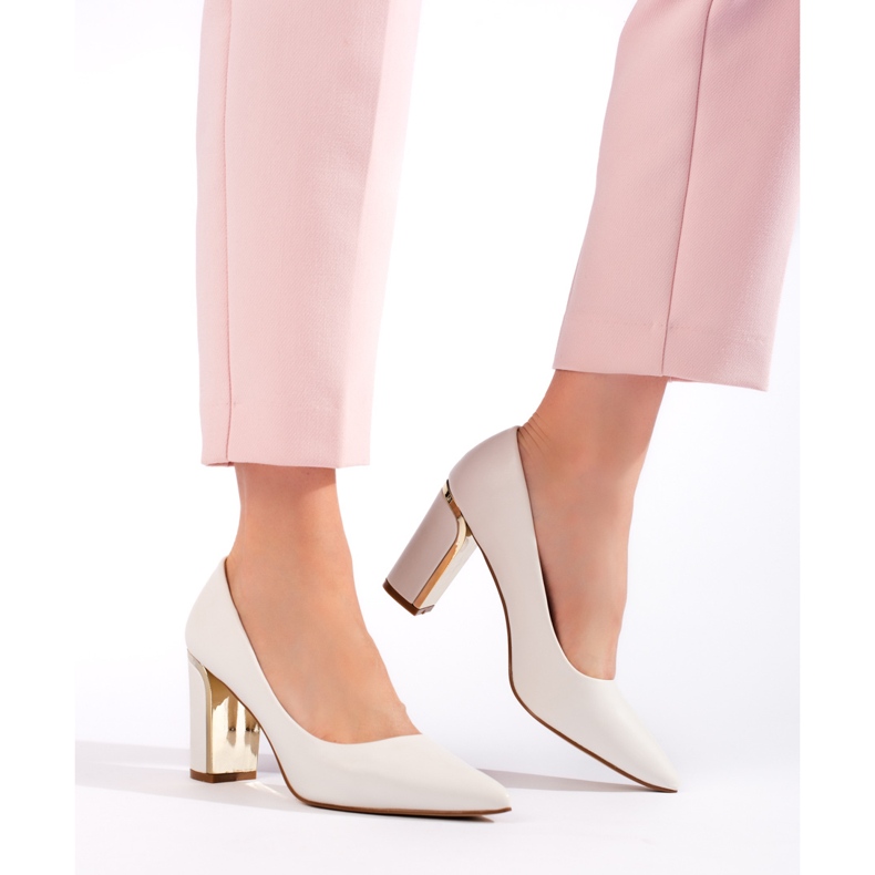 Sapatos brancos femininos de salto alto 1