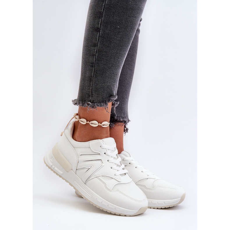 Tênis feminino confeccionado em couro ecológico Vinelli branco 2