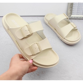 Chinelos femininos de espuma bege com fivelas Big Star NN274A752 1 Chinelos femininos de espuma bege com fivelas Big Star NN274A752 1