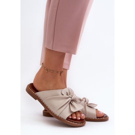 Chinelos de salto plano feminino bege Nelvira 2