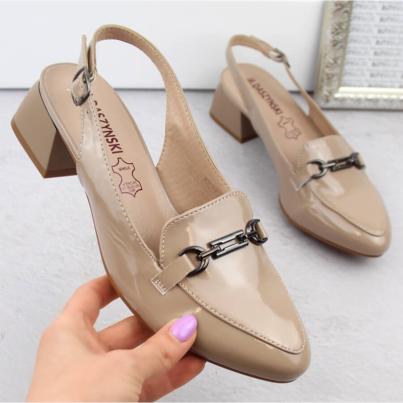 M. DASZYŃSKI Sandálias femininas envernizadas de salto alto, bege M.Daszyński MR23112-4 1